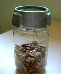 Kitchen Tip: Using Mason Jars for Blending